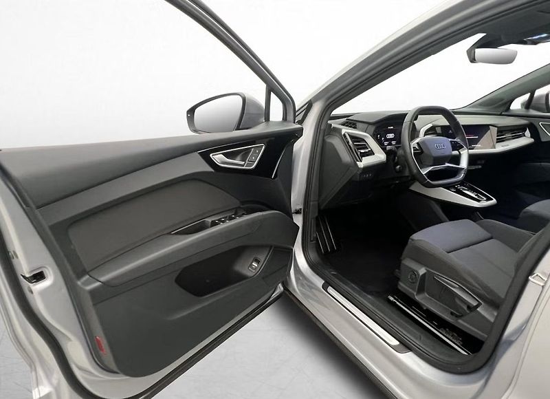 Audi Q4 50 e-tron Q Kamera Matrix - fotka 8 z 31