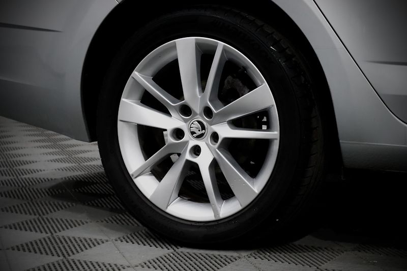 Škoda Octavia 3 FL Combi 1.4 TSI 110 kW - fotka 10 z 31