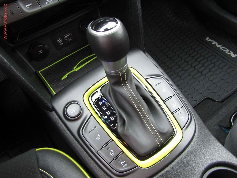 Hyundai Kona (2020) 1.6 T-GDi, 1.maj,ČR, AT - fotka 18 z 21
