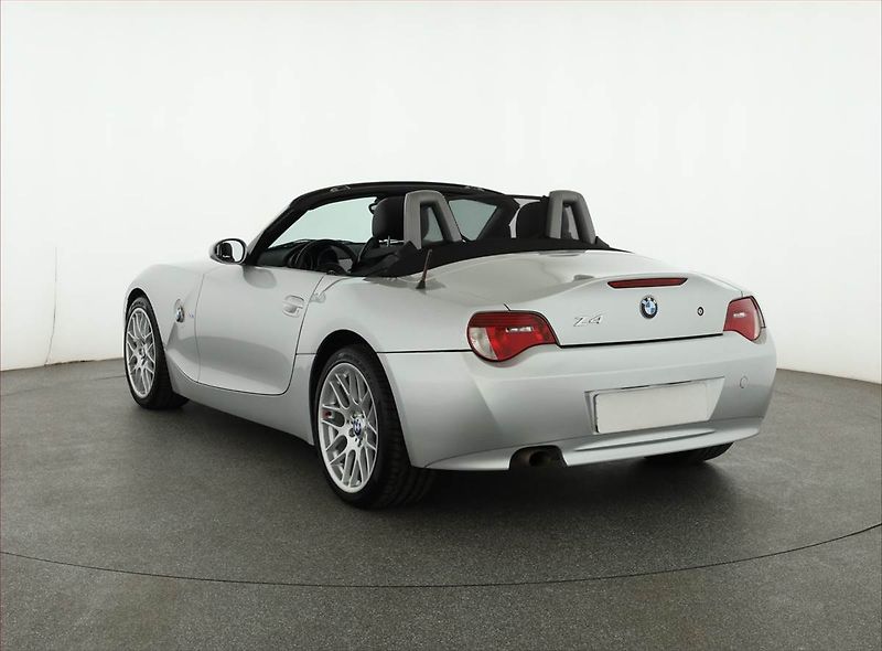 BMW Z4 (2010) 2.0i, Kůže, Tempomat - fotka 4 z 17