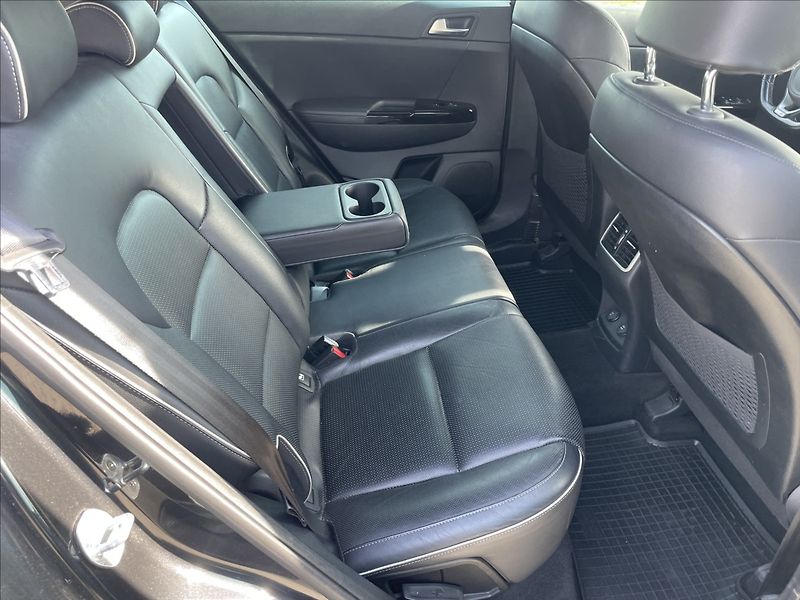 Kia Sportage 1,6 GDi 130kw 4x4 GT-Line CZau - fotka 12 z 39