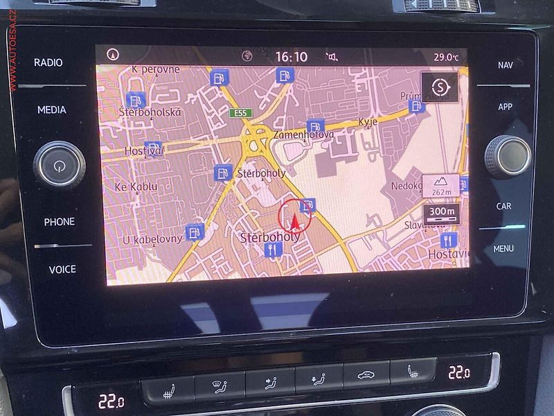Volkswagen Golf (2017) 1.5 TSi, Highline, LED, navi - fotka 16 z 18