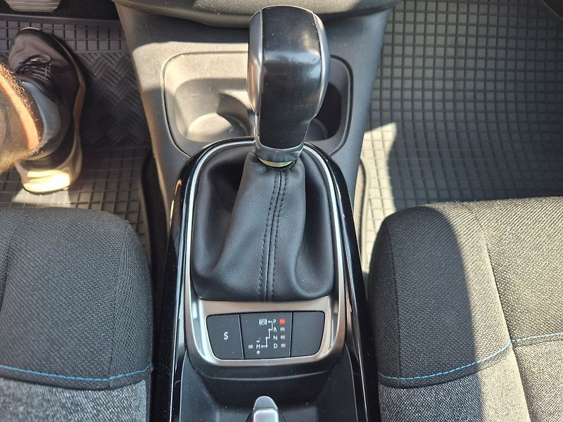 Citroën C4 Cactus 1.2 81kW Shine - AUTOMAT - fotka 19 z 26