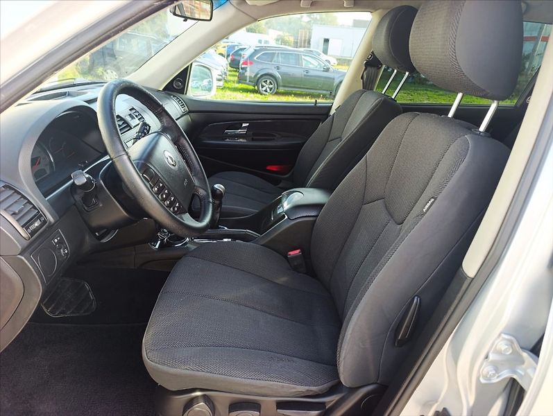 SsangYong Rexton 2,0 RX200 7MÍST TEMPOMAT - fotka 14 z 31