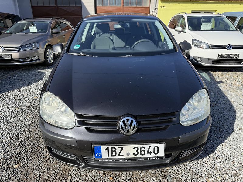 Volkswagen Golf 1.6 FSI ALU - fotka 8 z 13
