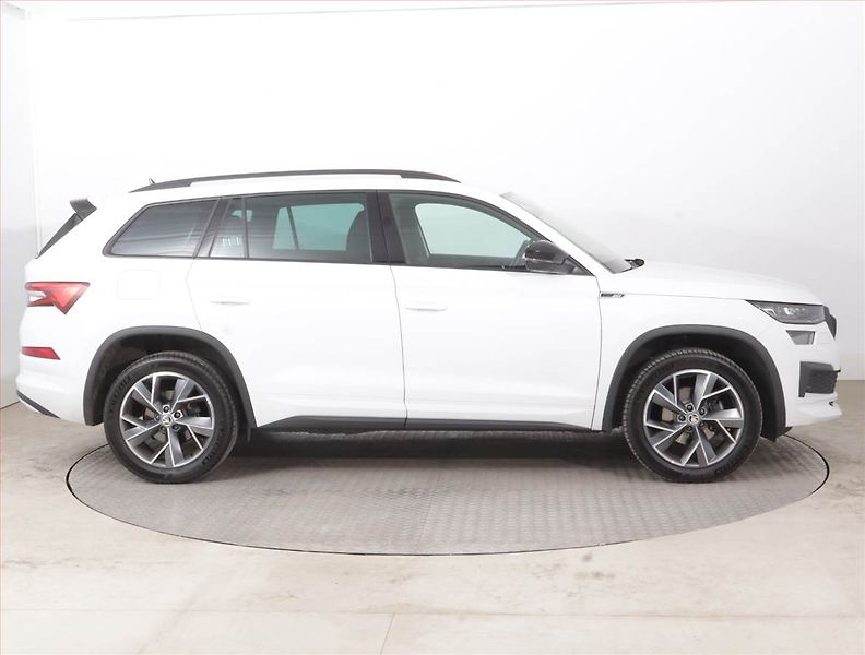 Škoda Kodiaq (2024) Sportline 1.5 TSI - fotka 6 z 17