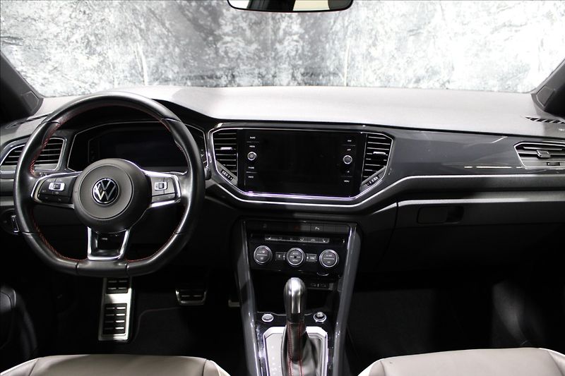 Volkswagen T-Roc 2,0 TDI 4motion Highline 1.maj - fotka 32 z 35