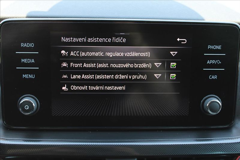 Škoda Scala 1,0 TSI  1.MAJ,A/T,MONTE CARLO - fotka 13 z 36