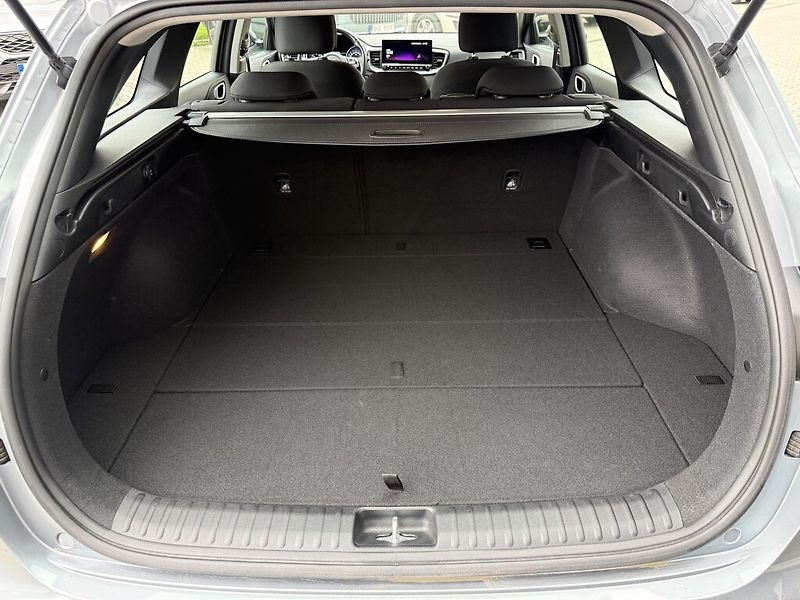 Kia Ceed (2024) 1,5 T-GDi SPIN - fotka 6 z 6