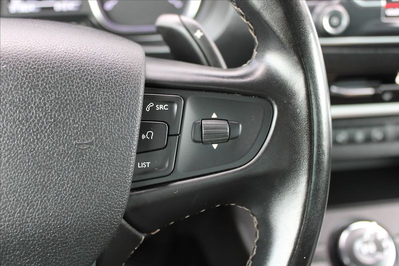 Citroën SpaceTourer 2,0 HDi  SHINE,DPH,A/T,8.MÍST - fotka 18 z 38