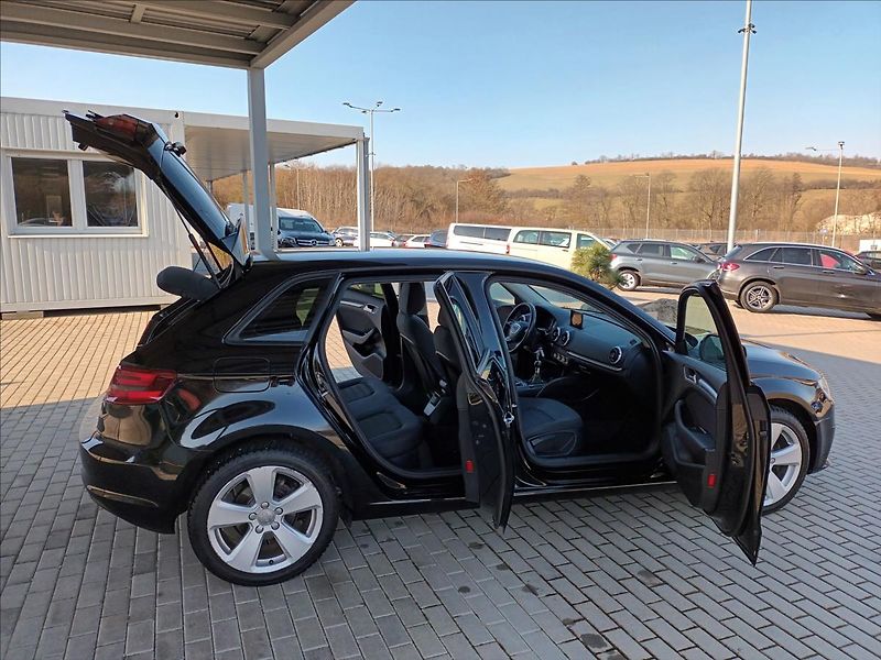 Audi A3 1,2 TFSI,77KW,KLIMA,PARKING - fotka 9 z 35