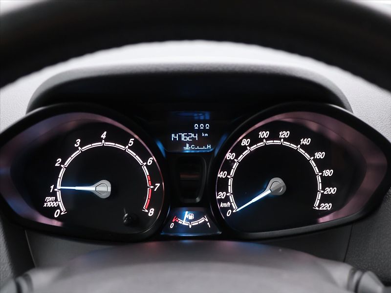 Ford Tourneo Courier 1,0 EB 74kW Titanium CZ 1.Maj. - fotka 18 z 34