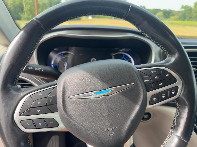 Chrysler Pacifica (2021) 3,6 Hybrid Plug Radar 360 2021 - fotka 19 z 19