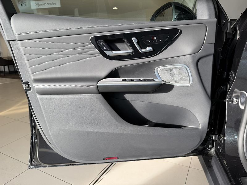 Mercedes-Benz GLC (2023) 220 d 4M/AMGPREMIUM/DIS/PANO - fotka 9 z 20