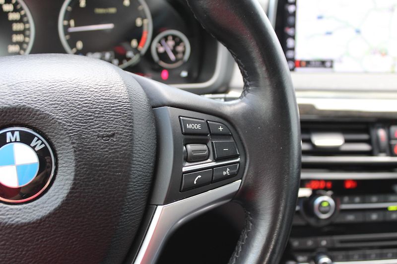 BMW X5 xDrive30d - fotka 16 z 30