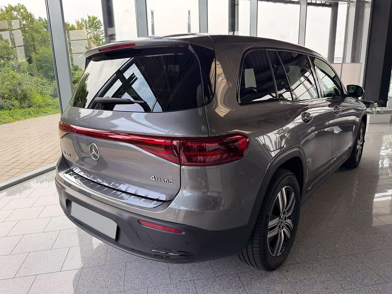 Mercedes-Benz EQB 300 4M 360 Burmester Distronic - fotka 4 z 15