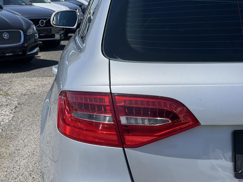 Audi A4 Avant 3.0TDi V6 180kw QUATTRO S-LINE - fotka 42 z 44