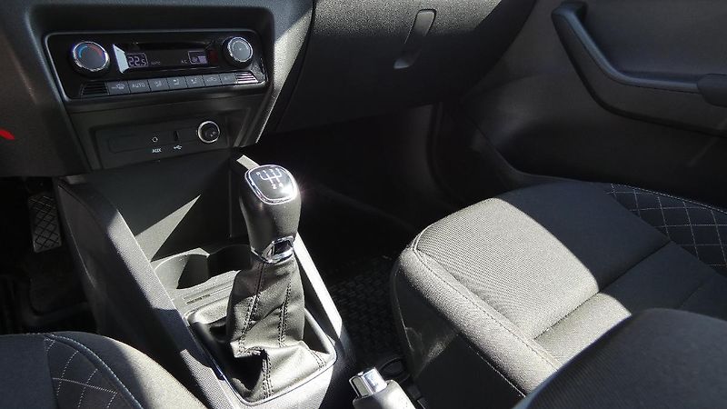 Škoda Fabia 1,2 TSI STYLE - fotka 6 z 22
