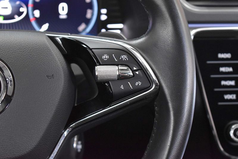 Škoda Superb 2.0TDI L&K*4xVÝHŘEV*DPH*ČR 1.M - fotka 23 z 49