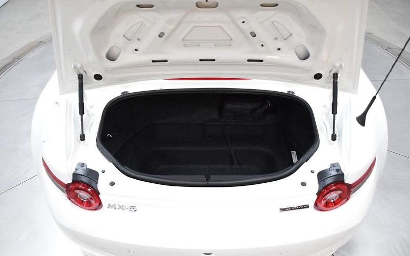 Mazda MX-5 1.5 SKY. Exclu. Line ND3 Kůže - fotka 10 z 24