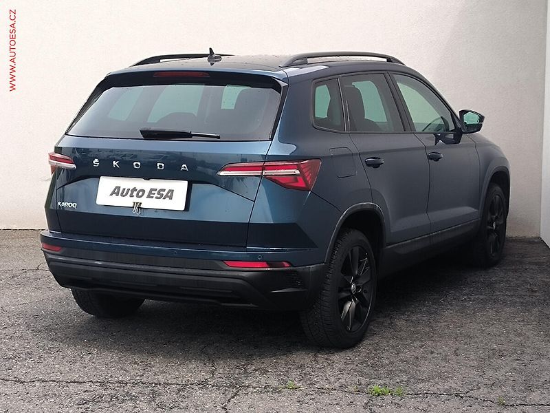 Škoda Karoq (2023) 1.5TSi, ČR, LED, autoAC - fotka 4 z 22