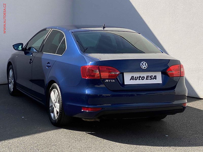 Volkswagen Jetta (2012) 1.2 TSi, Match, +kola - fotka 6 z 18