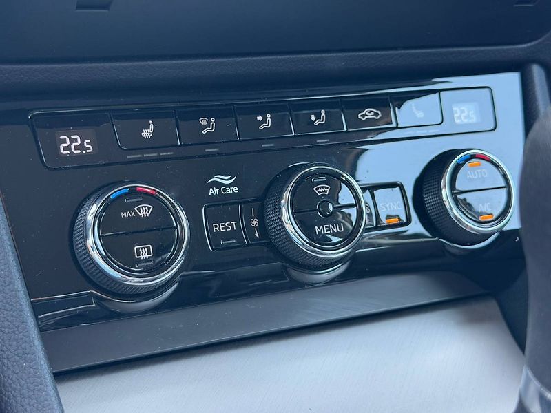Škoda Superb Style 1,5 TSI 110 kW 6° MP - fotka 13 z 32