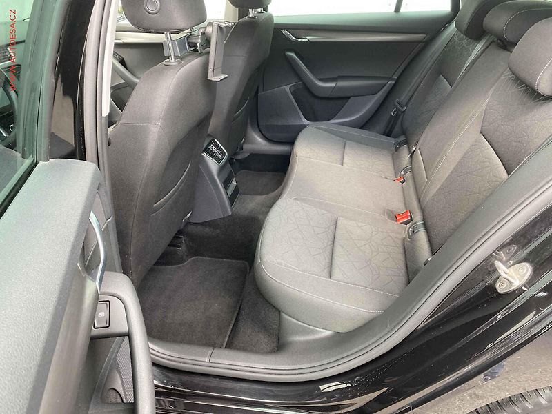 Škoda Octavia (2018) 1.8 TSi, Clever, DSG, kamera - fotka 10 z 18