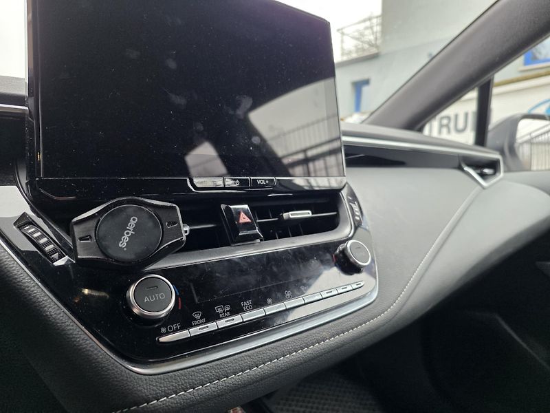 Toyota Corolla 1.8-AUTOMAT-HYBRID - fotka 13 z 14