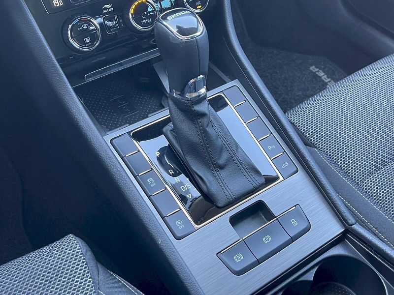 Škoda Superb (2023) 2.0 TDI 147kW DSG Style Plus c - fotka 12 z 35