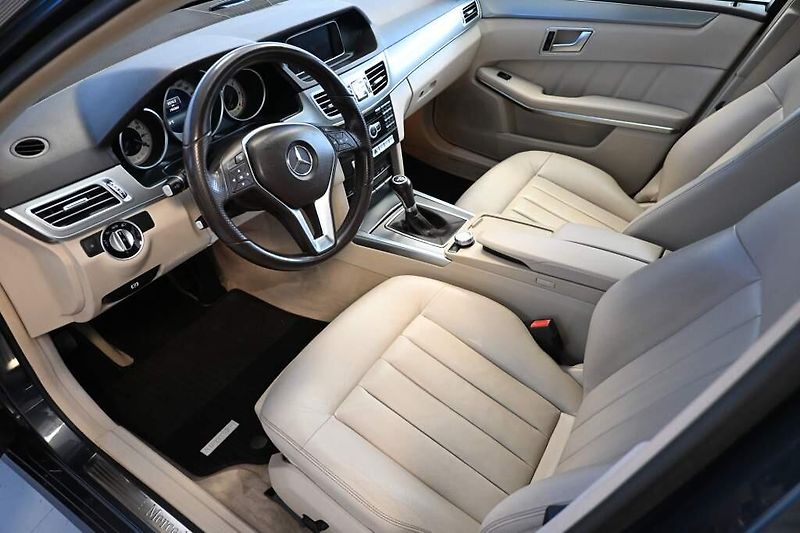Mercedes-Benz Třídy E (2014) 2.2 250T Avantgarde LED CDI - fotka 11 z 26