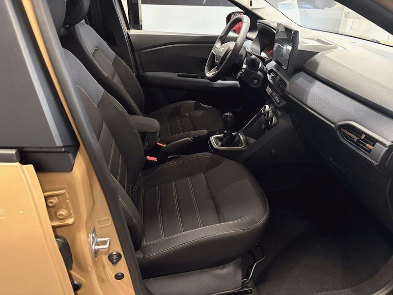 Dacia Sandero (2026) Stepway Expression Eco-G 120 - fotka 6 z 9
