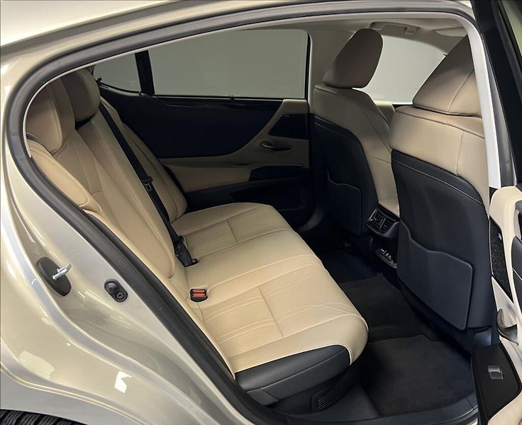 Lexus ES 300h 300H 2,5 HEV LUXURY / ZÁRUKA - fotka 10 z 23