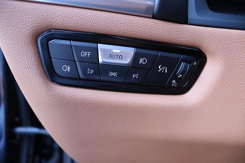 BMW Řada 8 BMW M850i xDrive Coupe - fotka 33 z 60