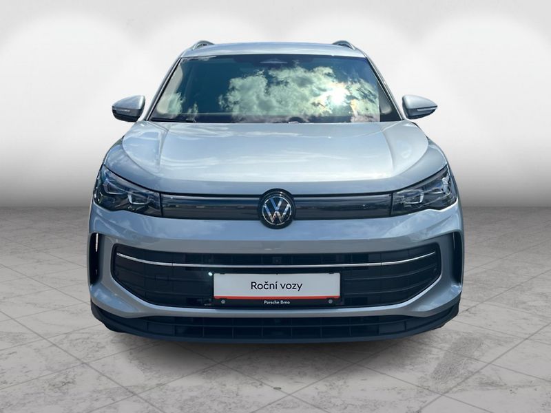 Volkswagen Tiguan People 1,5 TSI 150 kW eHybrid - fotka 3 z 24