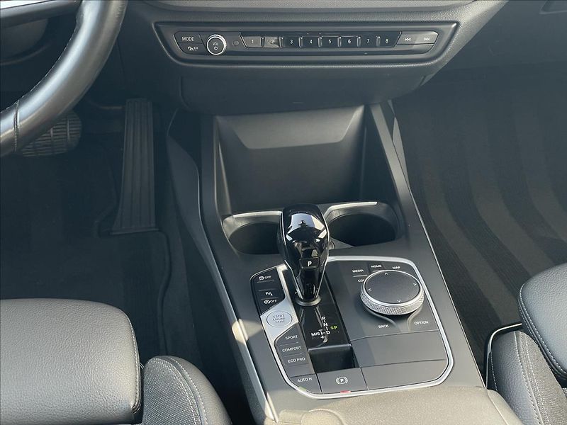 BMW Řada 1 2,0 120d xDrive Advantage A8 - fotka 12 z 22