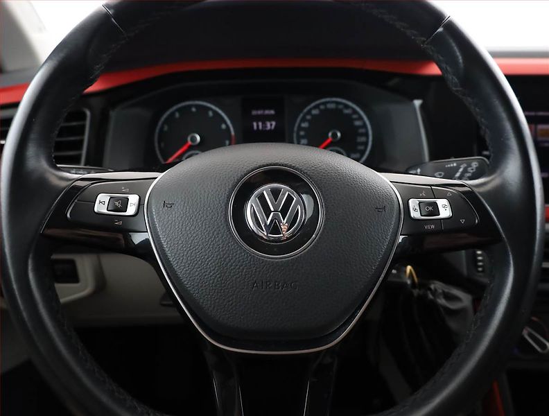 Volkswagen Polo (2018) Beats 1.0 TSI, Serv.kniha - fotka 8 z 17