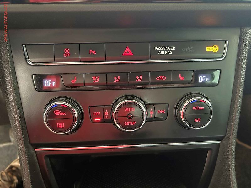 Seat Leon (2014) 1.4TSi, Style, navi, +kola - fotka 14 z 16