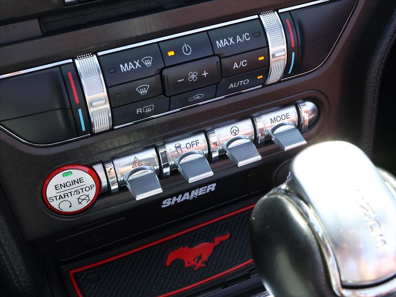 Ford Mustang 5,0 V8 310kW Aut. Remus DPH - fotka 26 z 34
