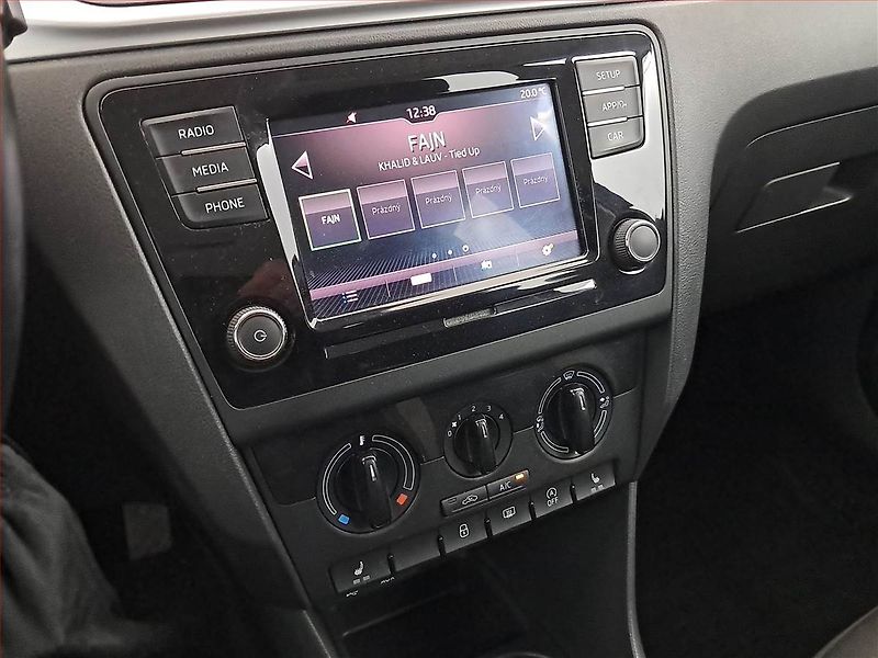 Škoda Rapid (2017) 1.0 TSI, Park. senzory - fotka 12 z 14