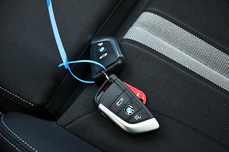 BMW X2 xDrive20d TAŽNÉ ČR PANO 1M HUD - fotka 34 z 38