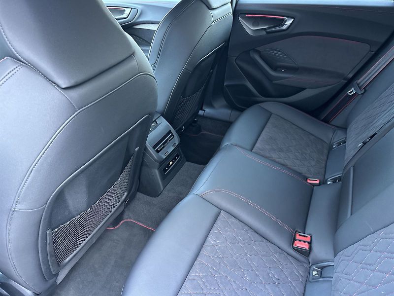 Audi A5 (2025) e-hybrid quattro AT - fotka 9 z 36