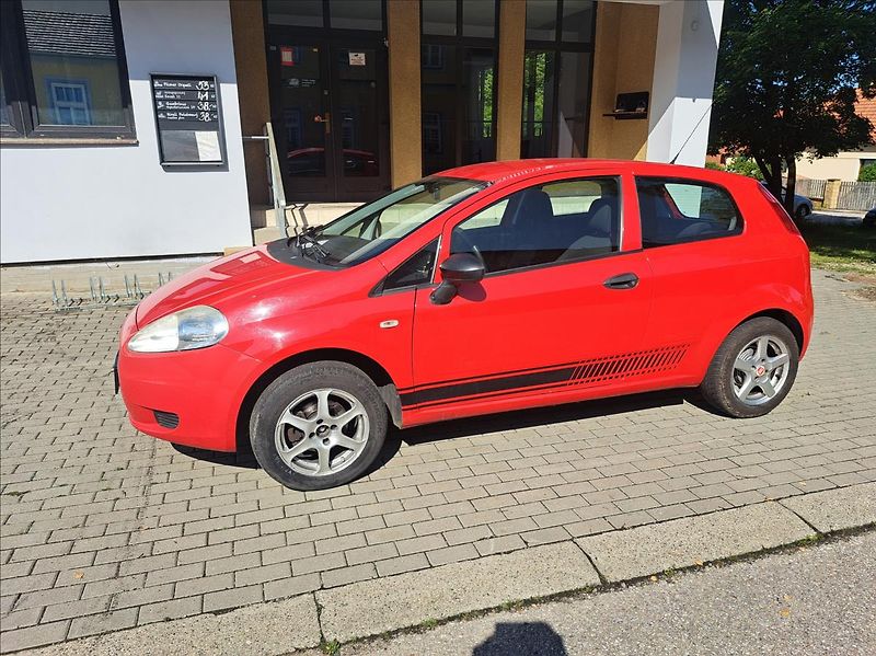 Fiat Punto 1,2 i - fotka 4 z 32