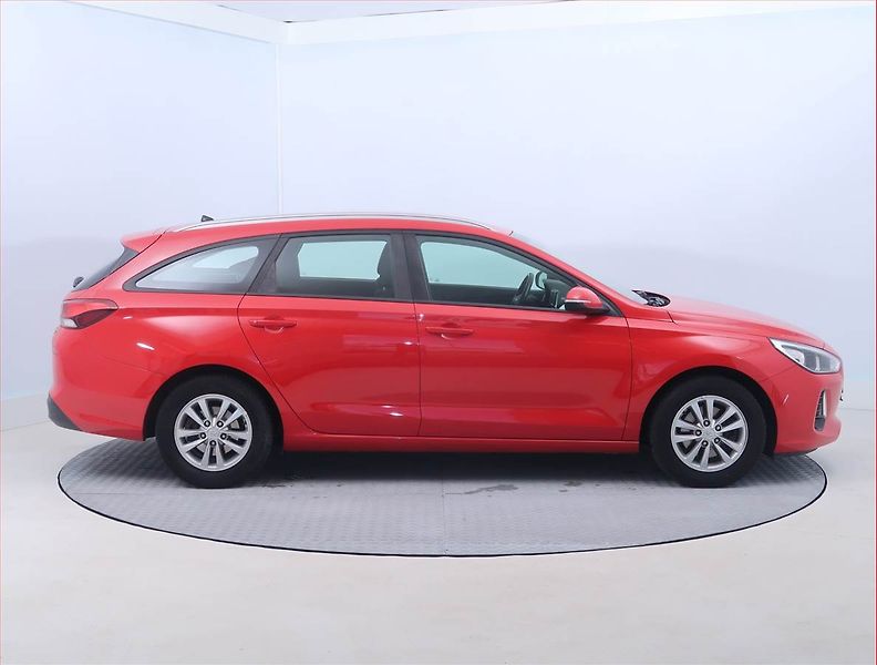 Hyundai i30 (2017) 1.0 T-GDI, Serv.kniha - fotka 6 z 14