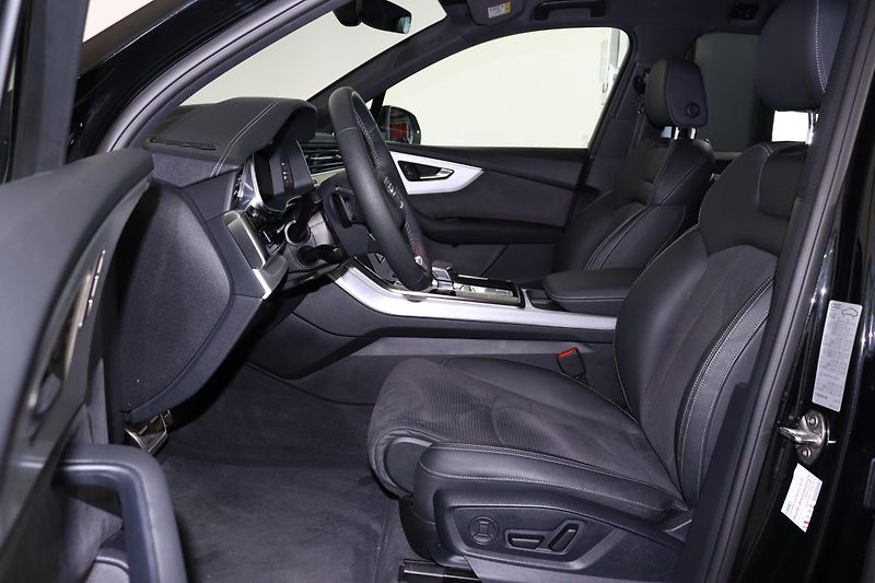 Audi Q7 Sline 50 TDI quattro tiptronic - fotka 11 z 26