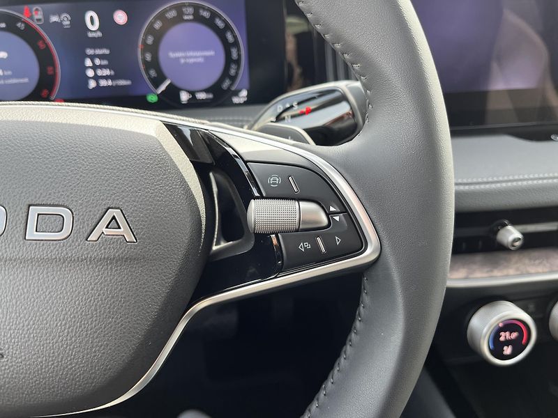 Škoda Superb L&K 2.0TDI 142kW 4X4 A7A - fotka 14 z 27