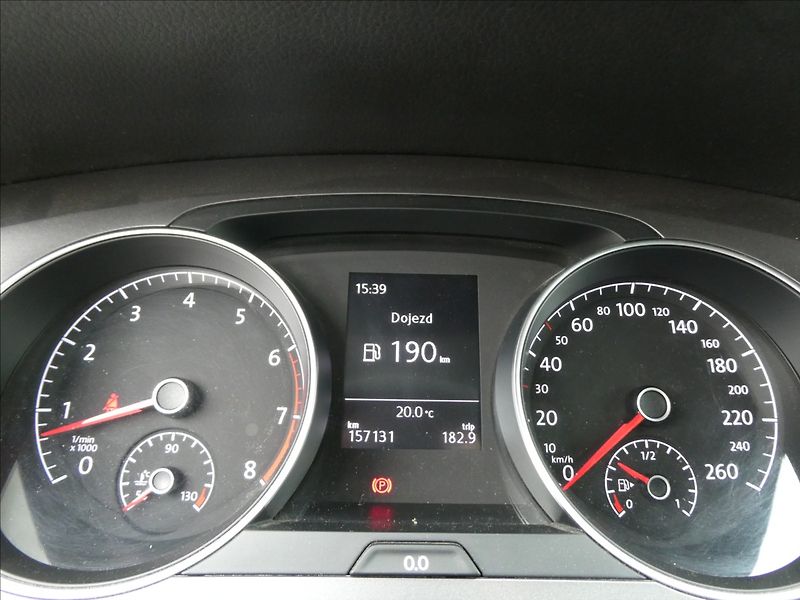 Volkswagen Golf 1,2 TSi 81kW 2x kola, serviska - fotka 31 z 54