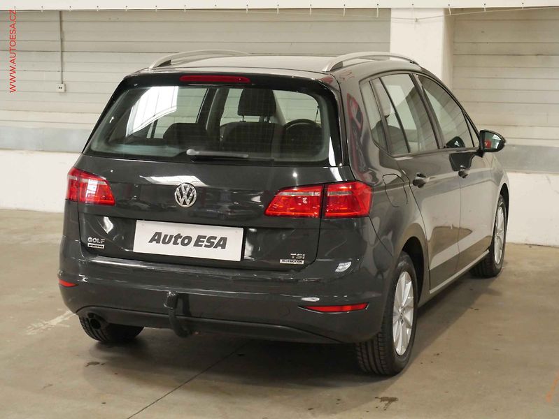 Volkswagen Golf Sportsvan (2015) 1.2 TSi, ČR, AC, temp - fotka 6 z 19