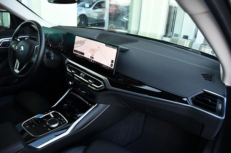 BMW i4 eDrive40 NAV REZERVACE - fotka 20 z 41