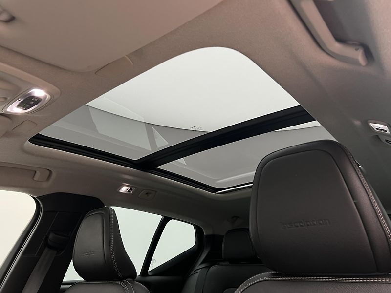 Volvo XC40 T4 INSCRIPTION AUT - fotka 16 z 44
